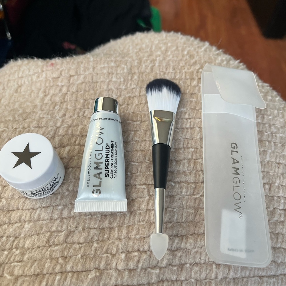 Glamglow Double Ended Applicator Brush Plus Mini Samples. All New!